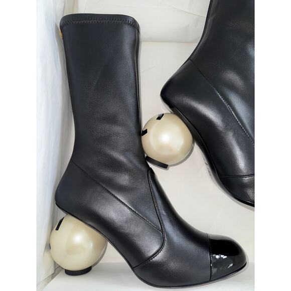 Chanel 25K Black White Pearl Ball Heel CC Logo Stretch Leather Calf Boots 39.5 - Picture 9 of 15